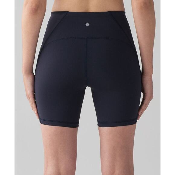 Lululemon Midnight Navy Train Times Short 6" Full-On Luxtreme Biker Size 4 - Picture 2 of 9
